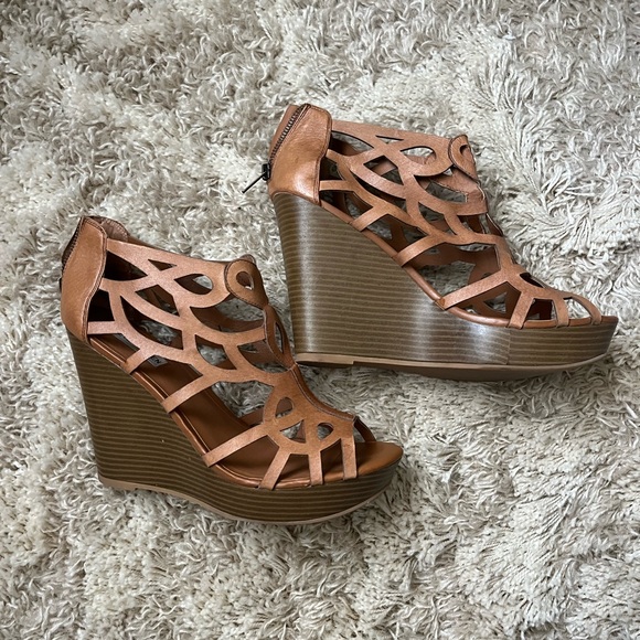 Steve Madden, wedge sandal, size 11, tan - Picture 5 of 6
